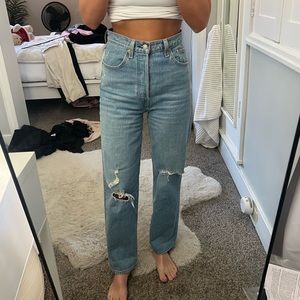 Rib cage straight ankle Levi’s! Worn once.